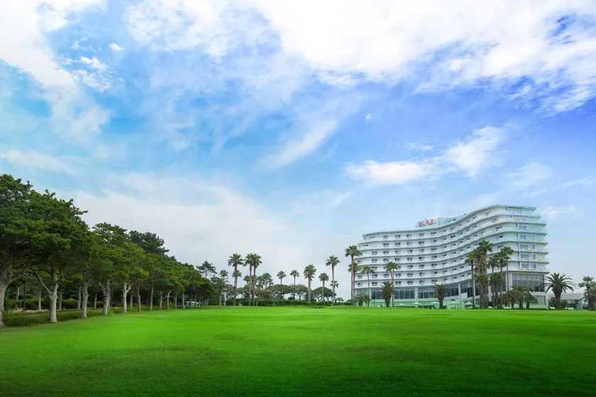 Seogwipo KAL Hotel - Image 1