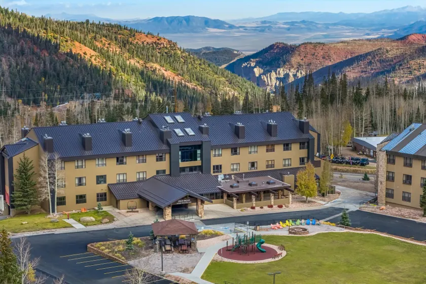 Cedar Breaks Lodge - Studio Suite | Sleeps 4 - Image 1