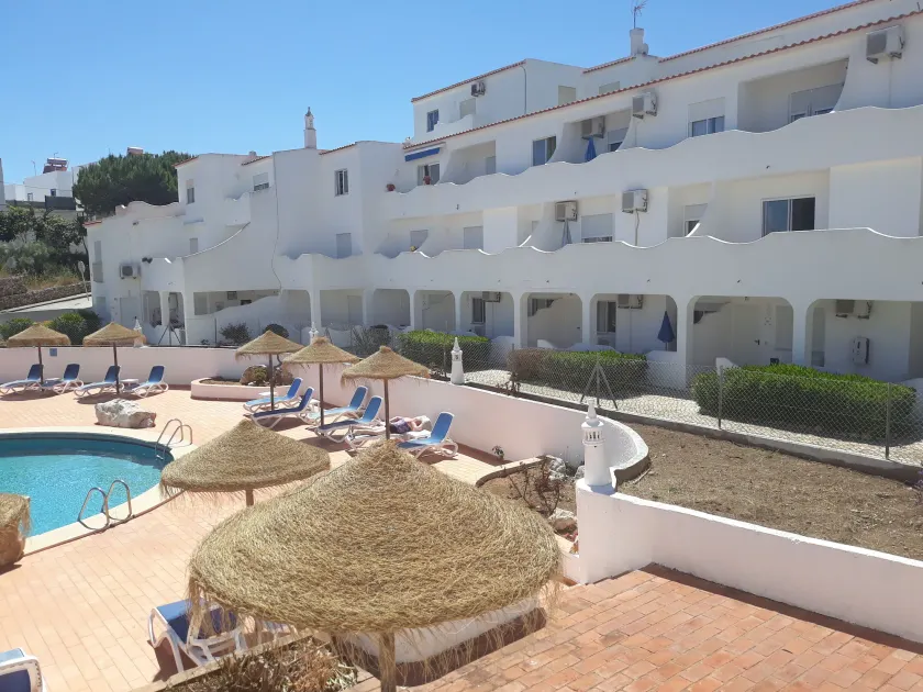 Apartamentos Salema Praia Club - Image 1