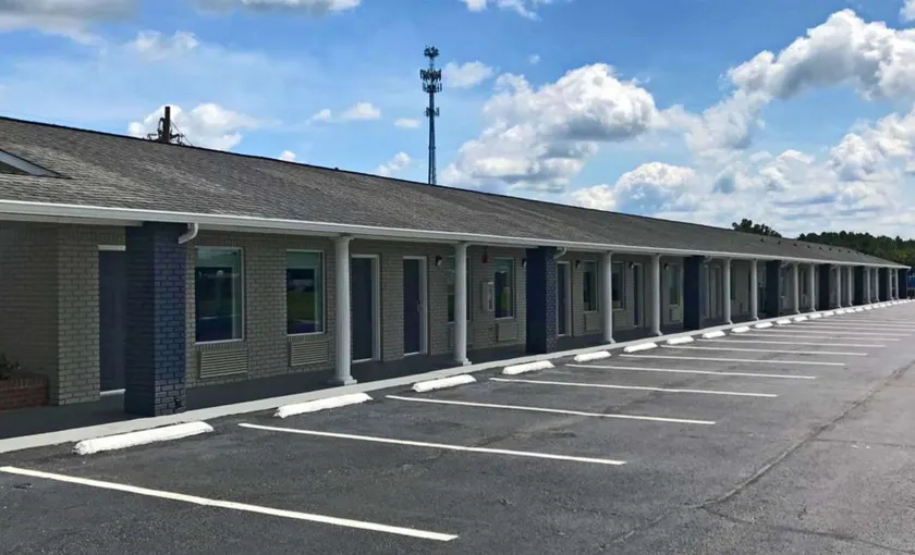 Rodeway Inn Calhoun South - Image 1