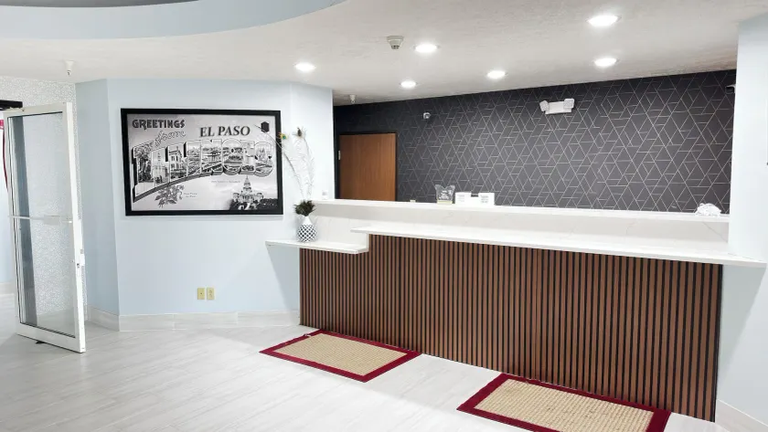Burgundy Inn & Suites - Image 1