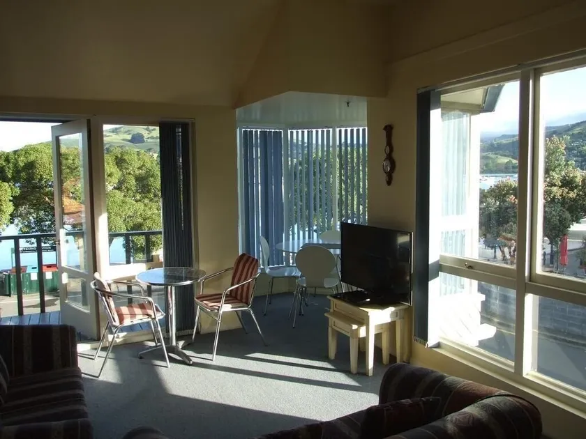 Akaroa Village Inn - Image 1