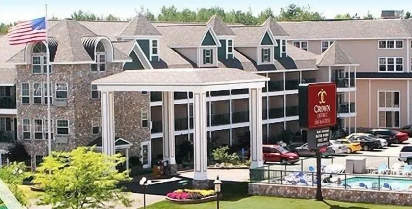 Crown Choice Inn & Suites Lakeview and Waterpark - Image 1