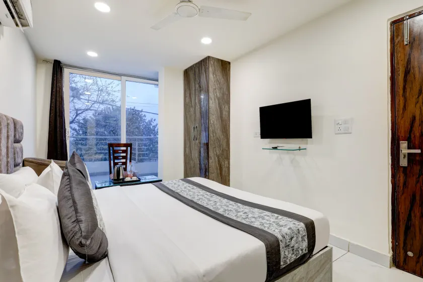Mauryan Signature hotel with Airport View - Image 1