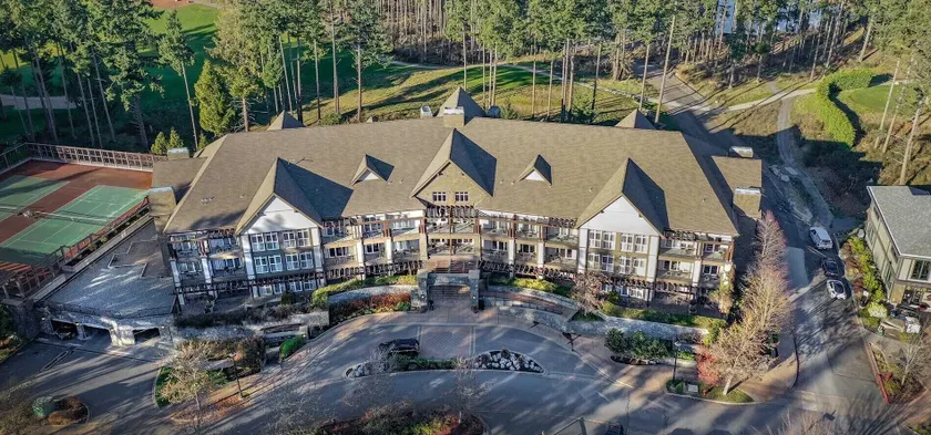 Fairways Hotel on the Mountain - Image 1