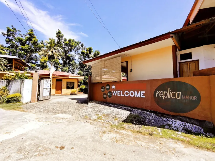 Replica Manor - Image 1