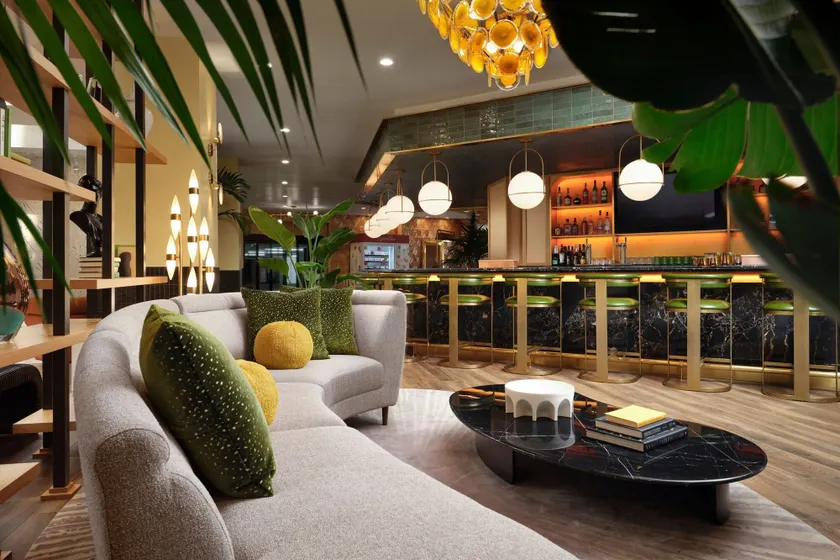 Burton House, Beverly Hills, A Tribute Portfolio Hotel - Image 1