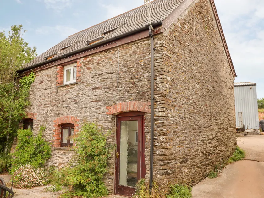 Higher Norton Barn - Image 1