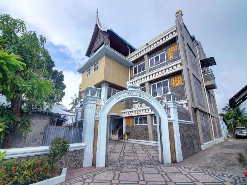 Hotel O Padang City Center Near Gunung Padang Formerly Hotel Fitriaendika - Image 1