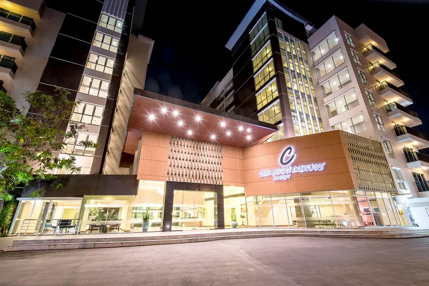 The Cotai Luxury Design Hotel - Image 1
