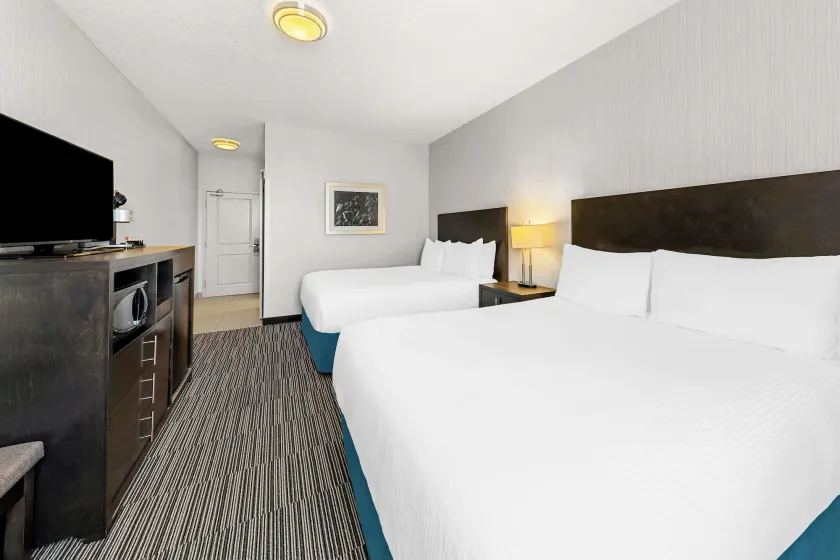 Best Western Plus Airdrie Gateway - Image 1