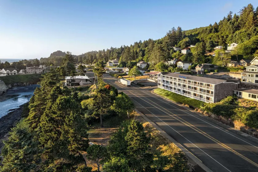 Travelodge by Wyndham Depoe Bay - Image 1