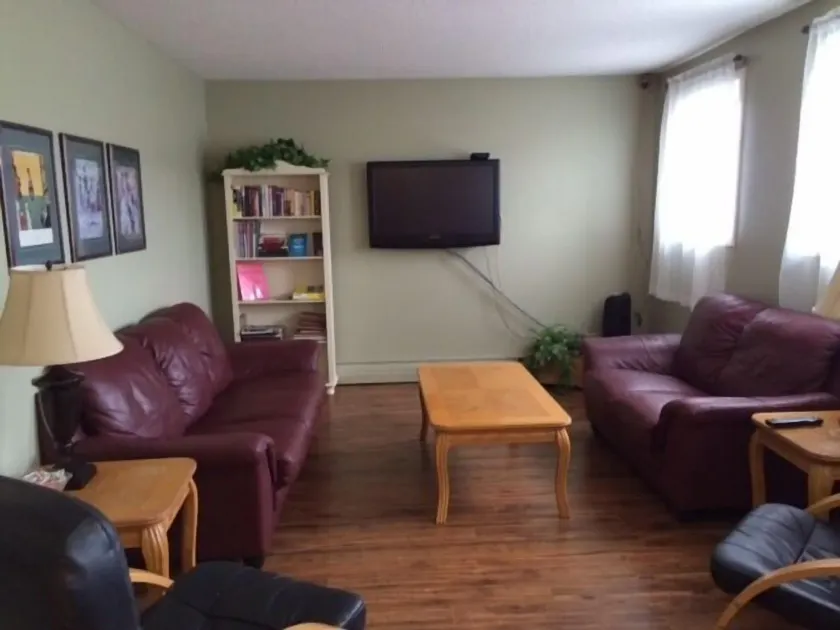Laura's Lodge - Image 1