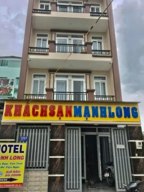 Manh Long Hotel Q2 - by Bay Luxury - Image 1