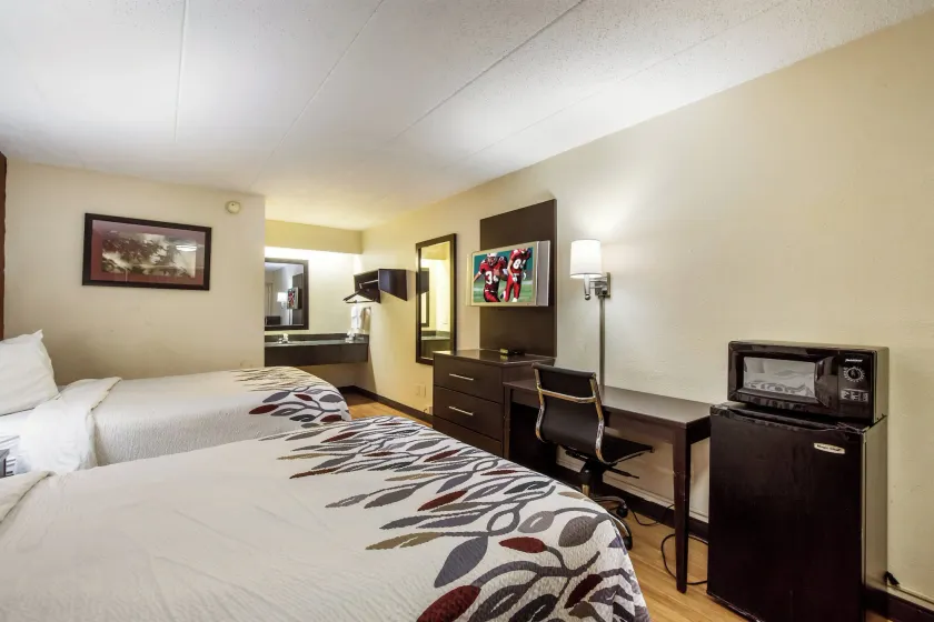 Red Roof Inn Saginaw – Frankenmuth - Image 1