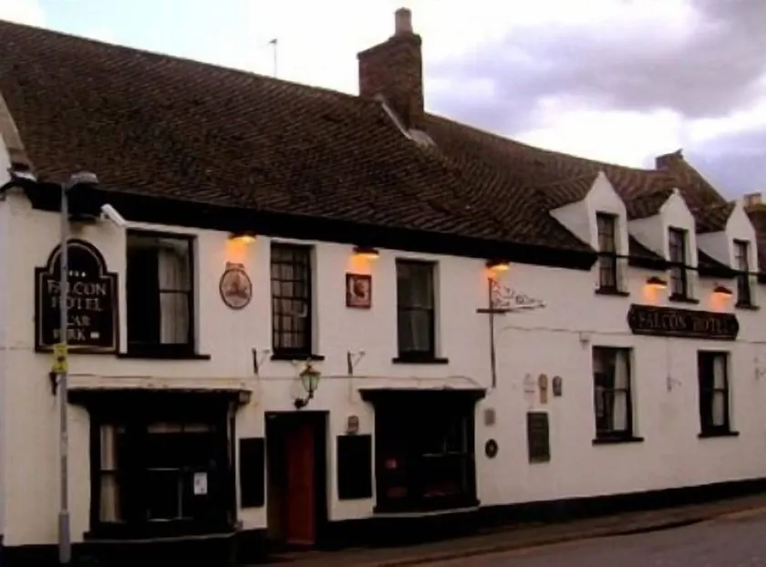 The Falcon Inn - Image 1