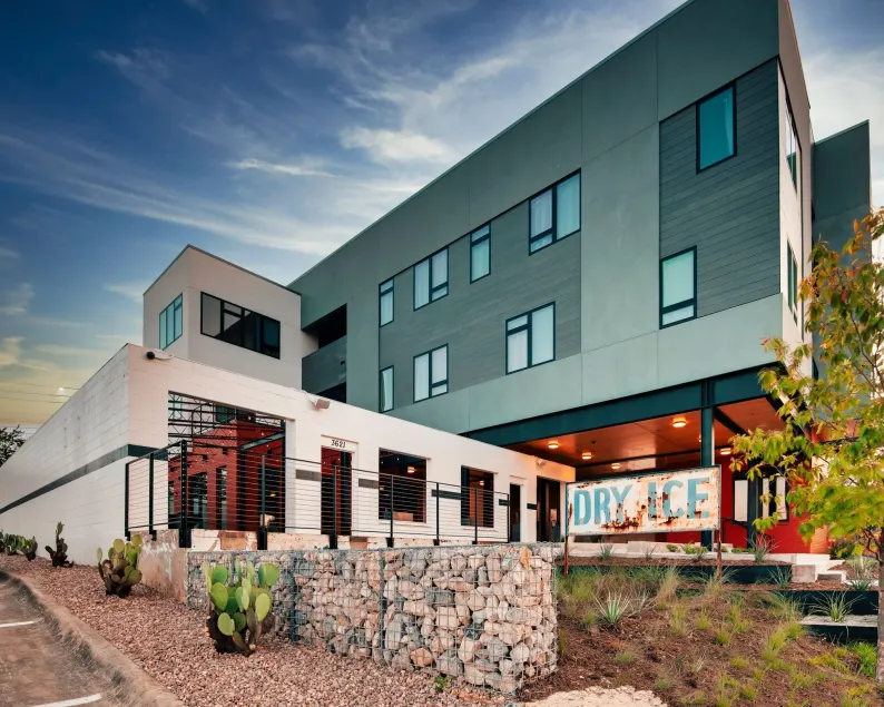 Hotel Dryce - Image 1
