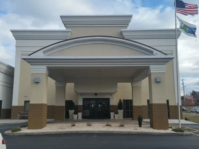 Holiday Inn Express Edgewood-Aberdeen-Bel Air - Image 1