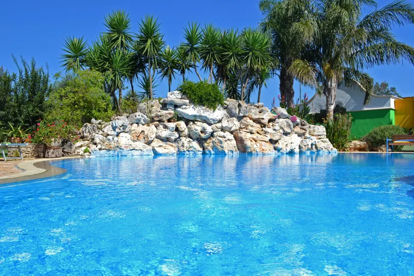 Villa Vacanze Paradiso - Oasi di Tranquillità con Piscina e Giardino a 10 min dal mare - Image 1