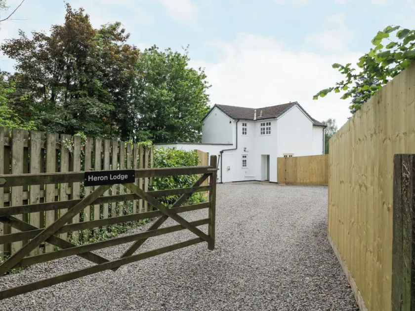 Herons Lodge - Image 1