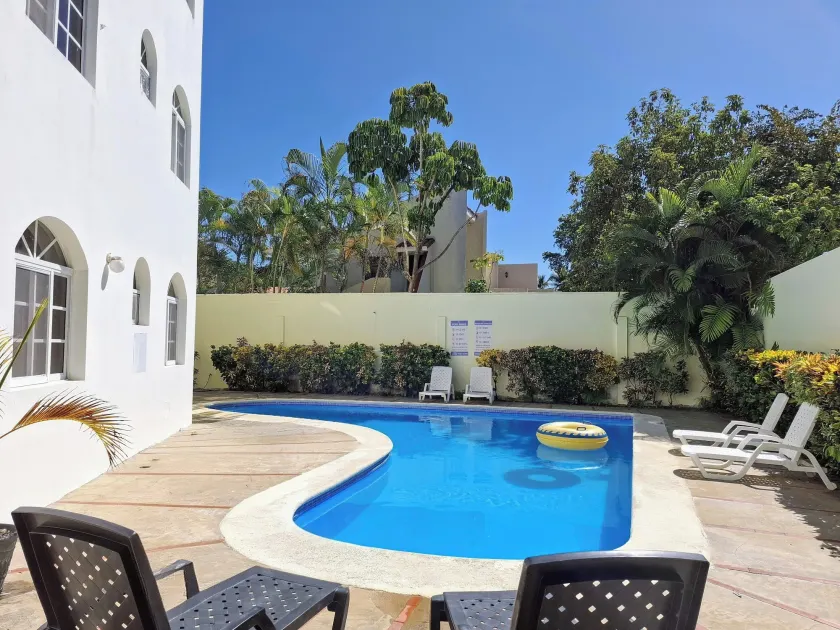 2-Bedroom Beach Apartment with Pool Costambar - Image 1
