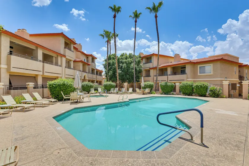 14 Mi to Dtwn: Phoenix Condo w/ Balcony & Spa! - Image 1