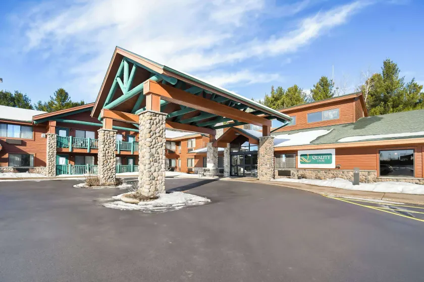Quality Inn Ladysmith - Image 1