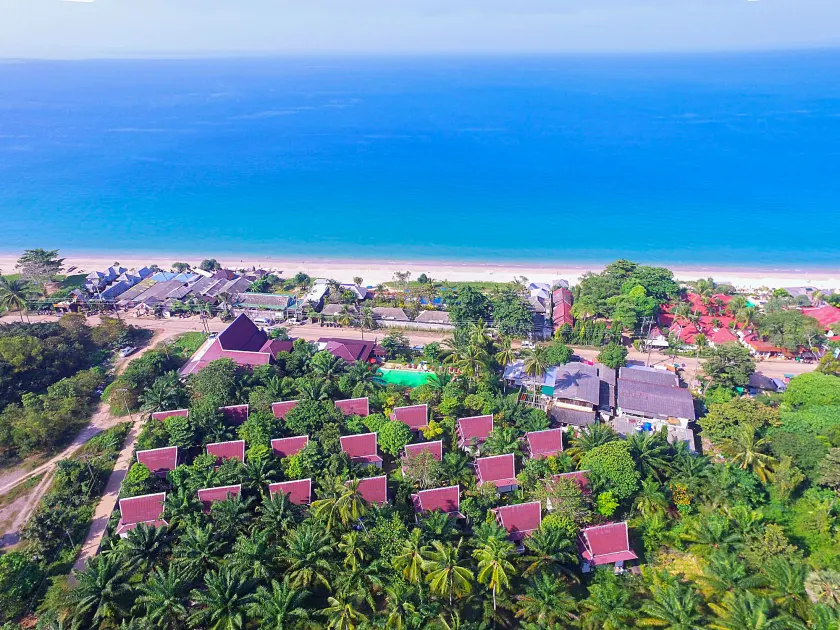 Lanta Klong Nin Beach Resort - Image 1