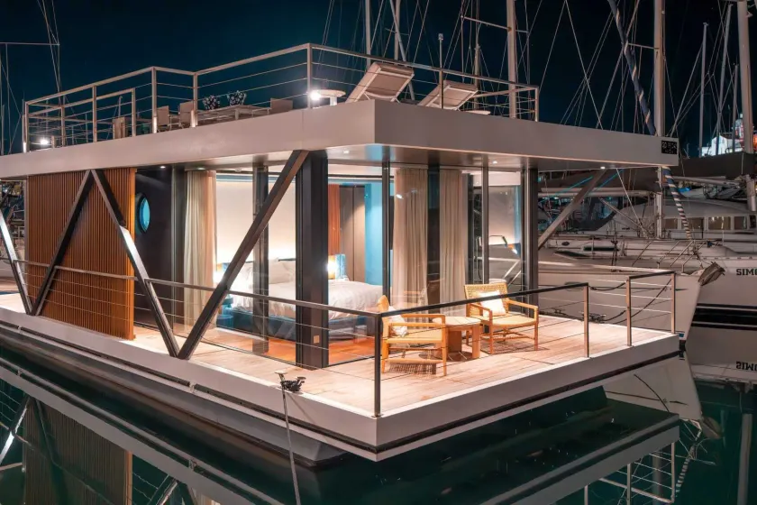 Marina Suite - Image 1