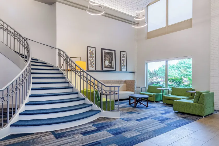 Holiday Inn Express & Suites Chicago-Midway Airport by IHG - Image 1