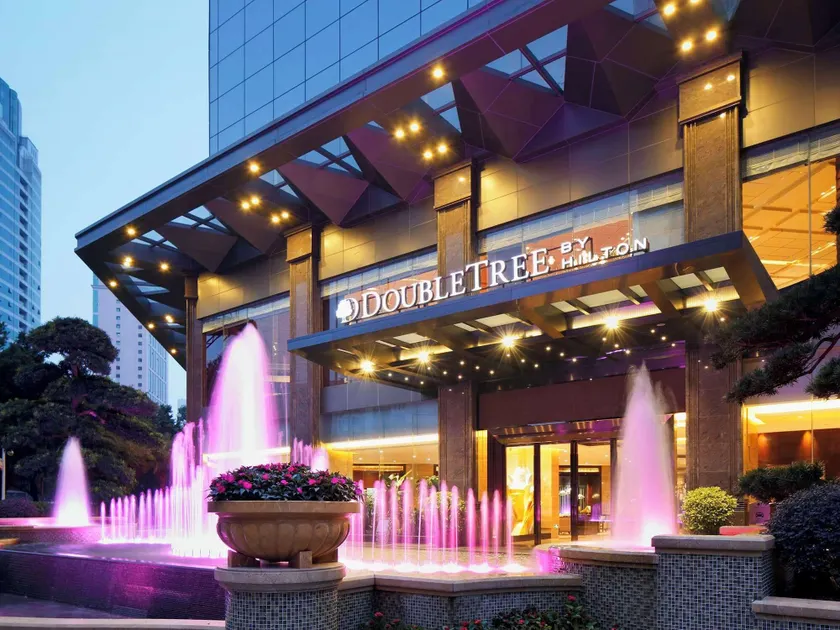 DoubleTree by Hilton Guangzhou - Image 1