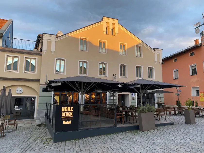 Hotel & Restaurant Herzstück Waldkirchen - Image 1