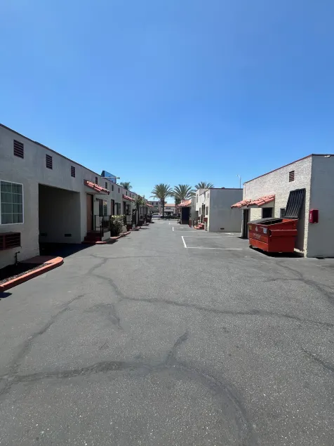 World Motel - Image 1