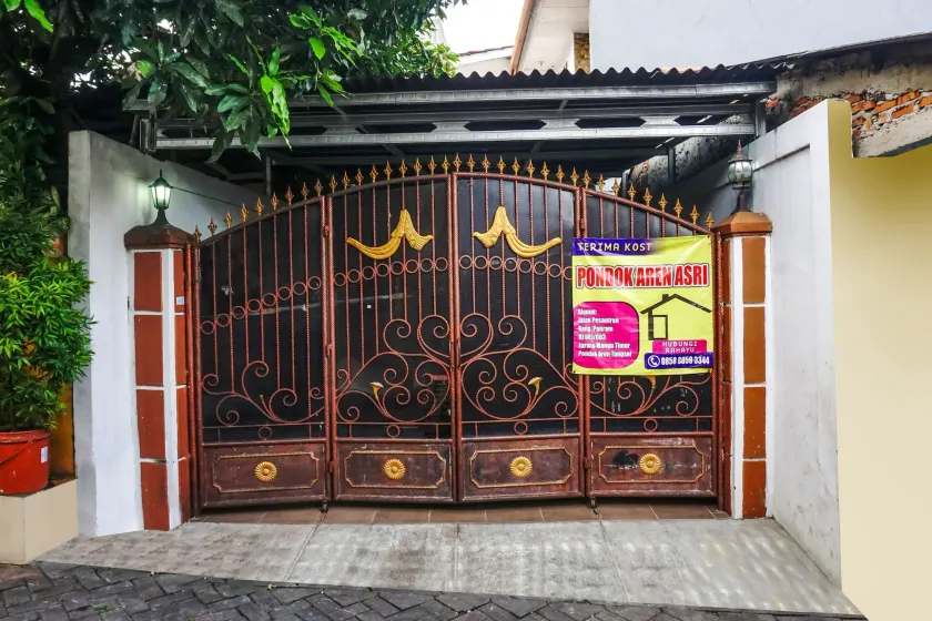 OYO 90846 Guesthouse Bintaro Asri Syariah - Image 1