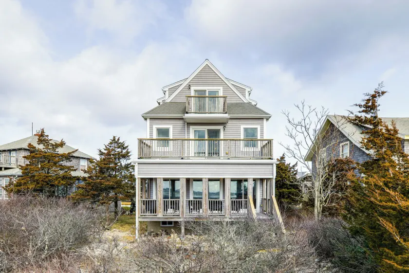 Marshfield Home w/ 2 Decks & Private Beach Access! - Image 1