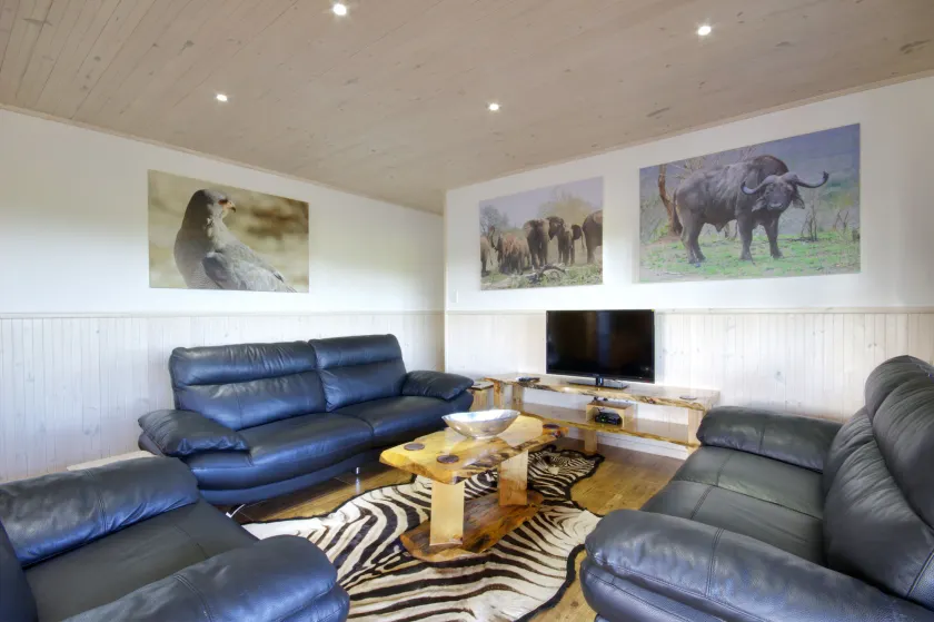 Monzi Safari Lodge - Image 1