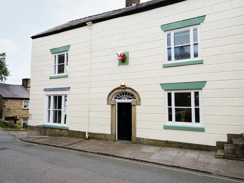 Bulls Head Historic Home With Garden And Hot Tub - Image 1