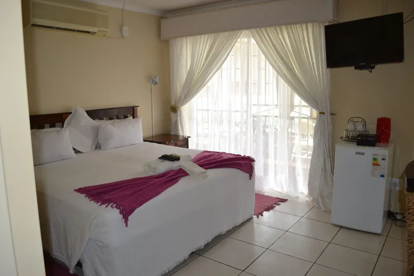 Kamogelo Guest House - Image 1