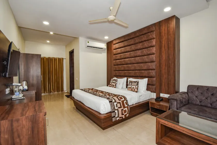 Pineberry Hotels - Image 1