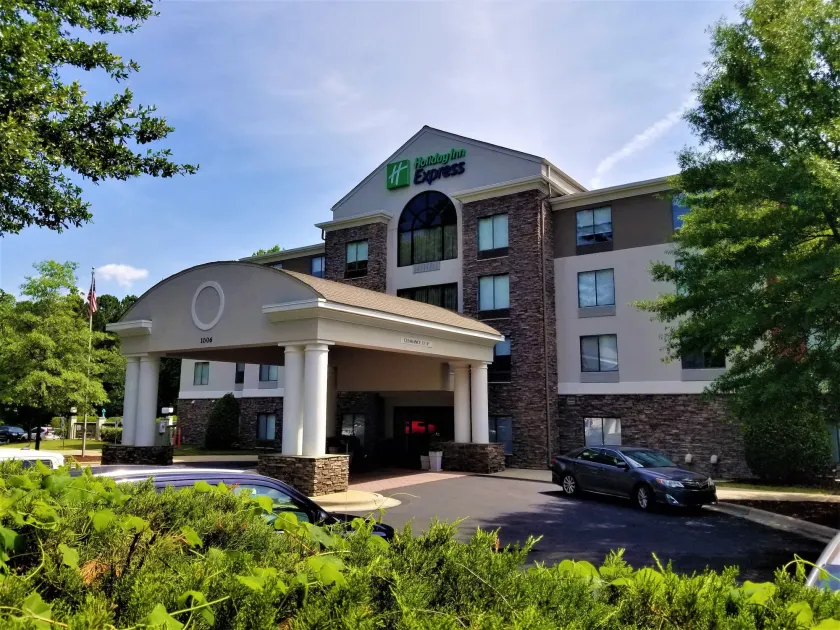 Holiday Inn Express Apex - Raleigh by IHG - Image 1