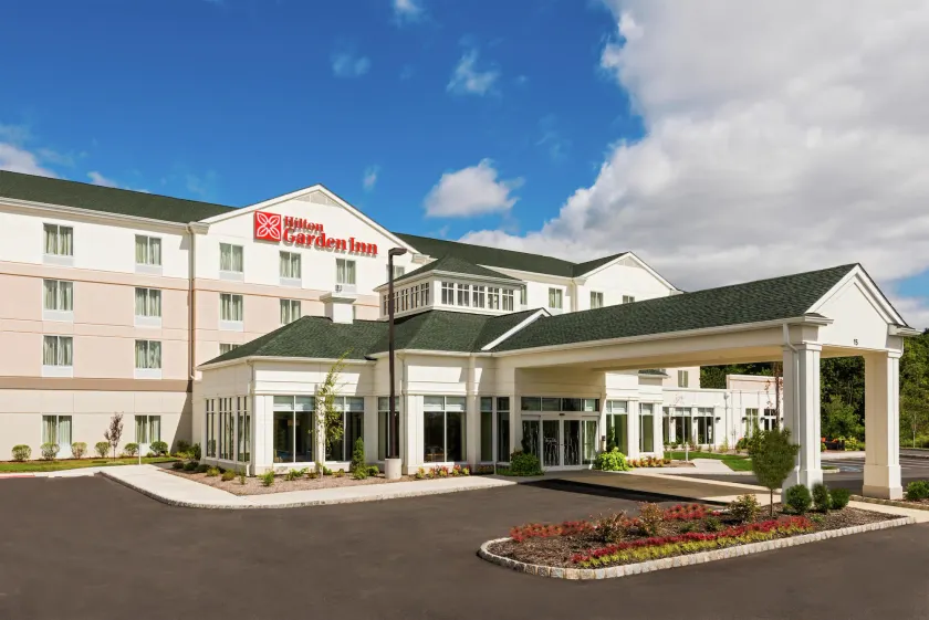 Hilton Garden Inn Wayne - Image 1
