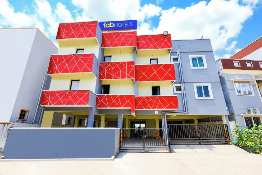 Collection O Sathyabama University Sithalapakkam Formerly Srinivasa Residency - Image 1