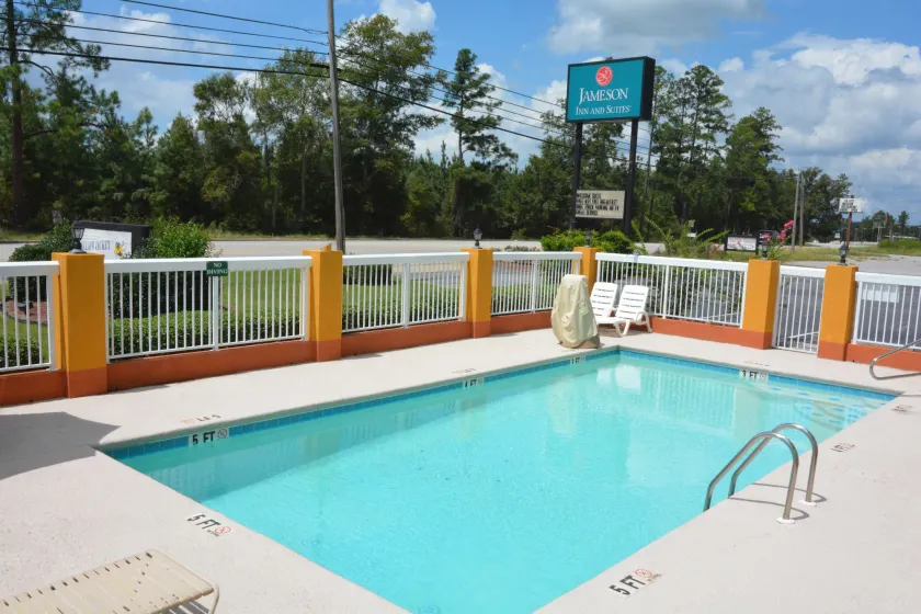 Jameson Inn and Suites Hazelhurst - Image 1