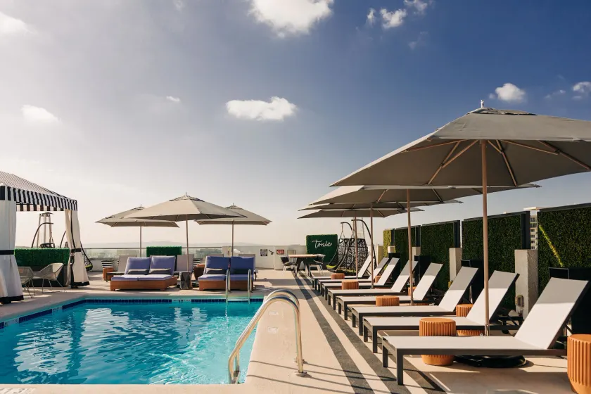 Montrose at Beverly Hills - Image 1