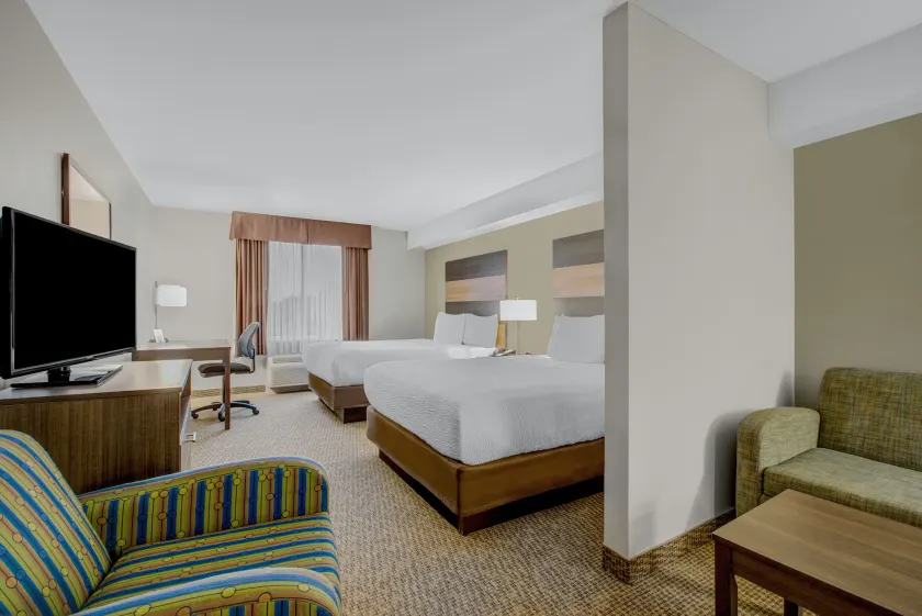 Days Inn & Suites by Wyndham Lindsay - Image 1