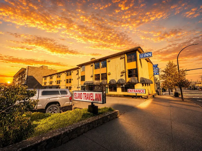 Island Travel Inn - Image 1