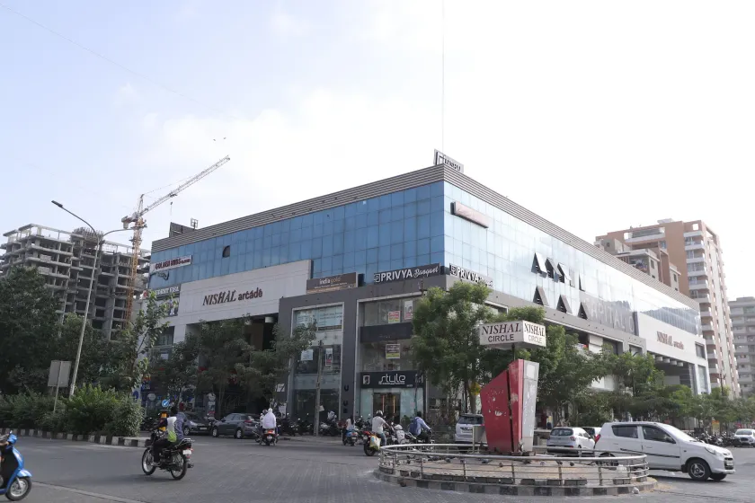Hotel Privya Surat By Heven Management - Image 1