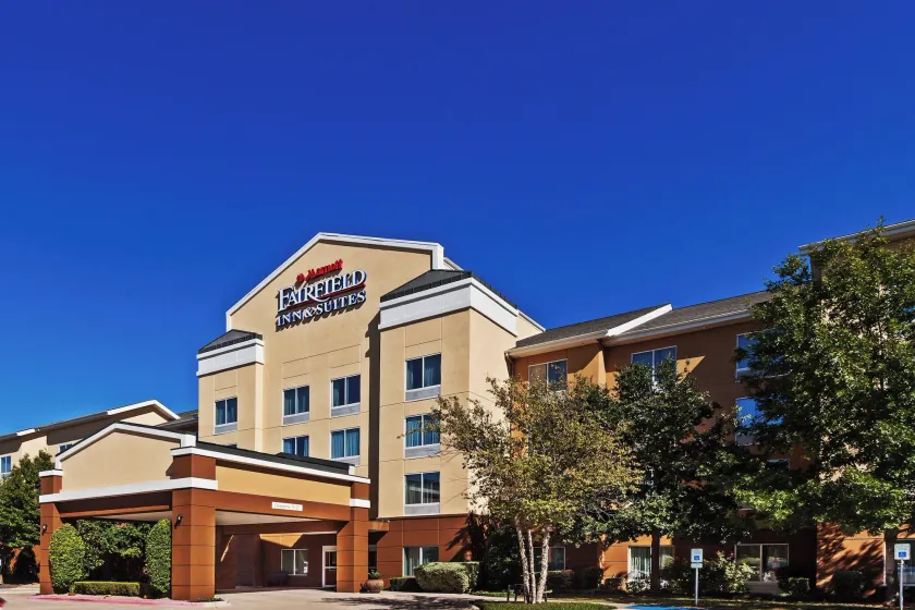 Fairfield Inn and Suites by Marriott Austin Northwest/The Domain Area - Image 1