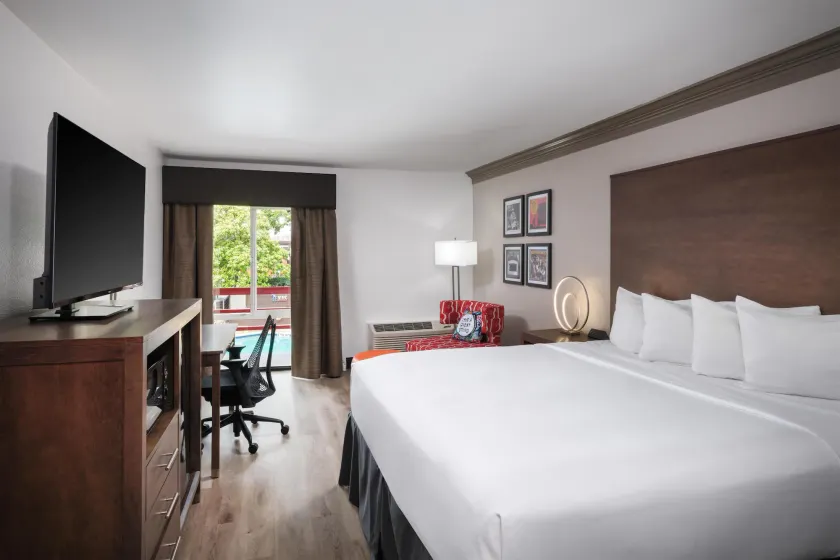 Aiden Austin City Hotel - Image 1