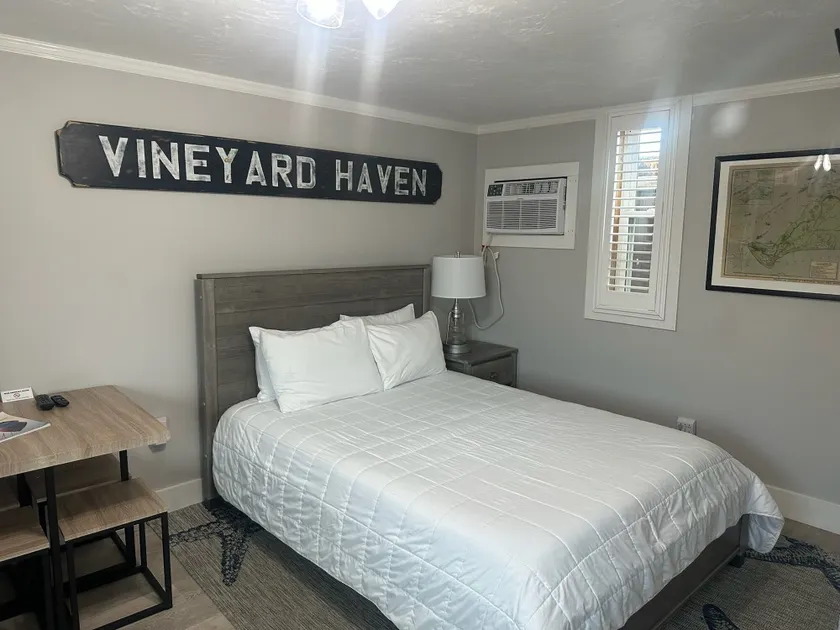 Vineyard Harbor Motel - Image 1